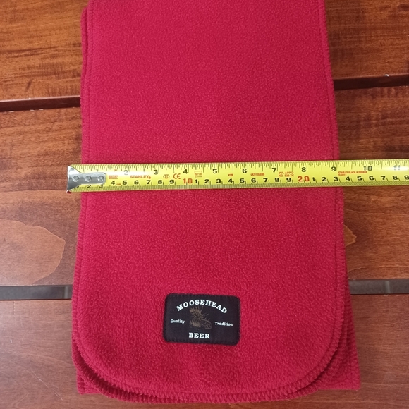 Moosehead Red Polar Fleece Unisex Scarf - Picture 4 of 6